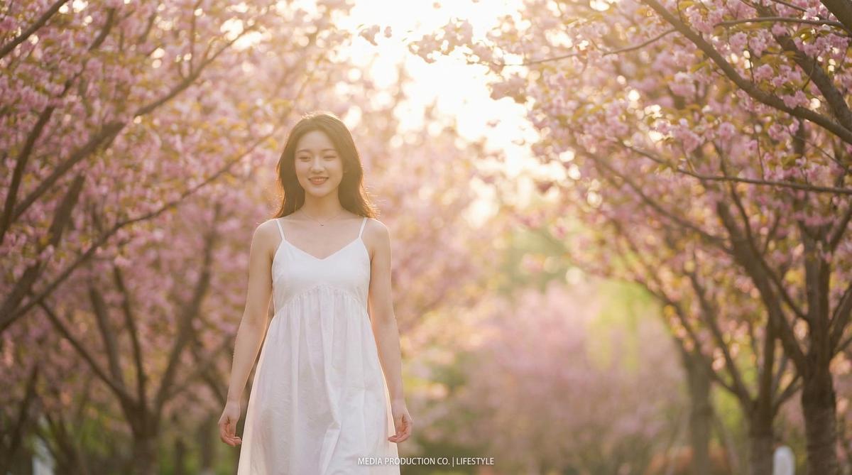 校花传媒原创影视作品-樱花季写真传媒